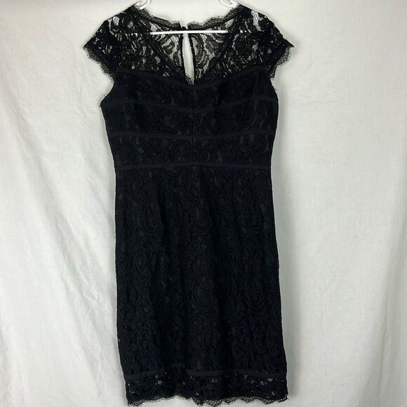 Adrianna Papell Dresses & Skirts - Adrianna Papell Black Lace Knee Length Cocktail Dress